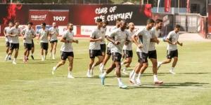 الأهلي يواصل الاستعداد للمحلة.. «عاشور» يشارك بدون التحامات.. و«مروان» يواصل التأهيل - الكويت الاخباري