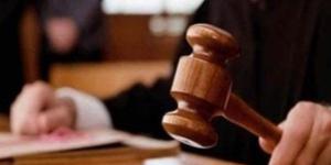 فيديو يكشف حيلة عاطل بوضع كلبش لابتزاز أصحاب السيارات في الطالبية|تفاصيل - الكويت الاخباري