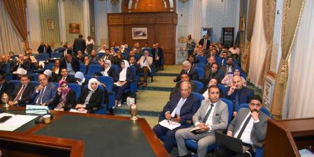 محافظ الإسكندرية يشارك في اجتماعات لجنة الإدارة المحلية بالبرلمان لمناقشة طلبات النواب وخطط تطوير المحافظة - الكويت الاخباري