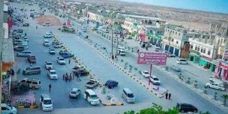 مسلح يقتل مواطنًا وسط مدينة عتق ويلوذ بالفرار - الكويت الاخباري