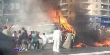 نشوب حريق بمقطورة جرار زراعي في مدخل المدينة الصناعية بسوهاج - الكويت الاخباري