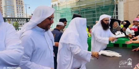 أصالة وكرم.. الشؤون الدينية بالمسجد النبوي تستقبل الحجاج بالهدايا - الكويت الاخباري