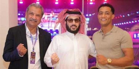 تركي آل الشيخ يلتقي محمد رمضان - الكويت الاخباري