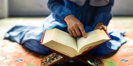 حكم قراءة المرأة القرآن بدون حجاب.. أمين الفتوى يجيب - الكويت الاخباري