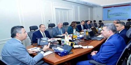 وزير التموين يجتمع مع رئيس مجلس إدارة شركة قها للأغذية المحفوظة لمتابعة خطط دعم السوق - الكويت الاخباري