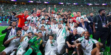 بعد التتويج بأبطال آسيا مكافأت ضخمة للاعبي الأهلي السعودي - الكويت الاخباري