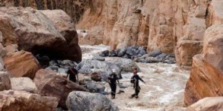 سيول عارمة تجتاح مدينة البترا في الأردن والسلطات تجلى السياح.. فيديو - الكويت الاخباري