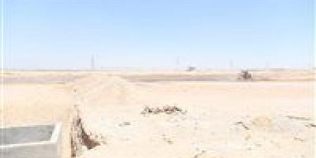 بتكلفة 220 مليون جنيه.. محافظ قنا ورئيس جهاز التعمير يتفقدان مشروع استصلاح 390 فدانًا بمنطقة الشيخ علي بنجع حمادي - الكويت الاخباري
