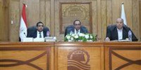 محافظ قنا يترأس اجتماعًا تنفيذيًا موسعًا لمتابعة مشروعات التنمية والخدمات العامة - الكويت الاخباري