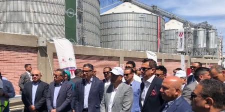 رئيس الوزراء يتفقد أعمال تطوير ميناء غرب بورسعيد - الكويت الاخباري