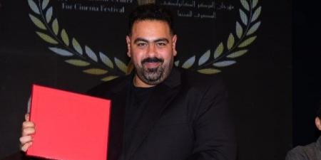 محمد محسن يحصد جائزة أفضل ممثل عن فيلم الفستان الأبيض - الكويت الاخباري