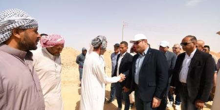 وزير الإسكان يبدأ جولة لمتابعة مشروعات الساحل الشمالي الغربي وأعمال الطرق والمرافق برأس الحكمة - الكويت الاخباري