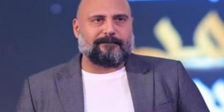 وليد فواز يستمتع بإجازته الصيفية ويوثق قفزة خطرة بالماء فوق جبل مرتفع - الكويت الاخباري