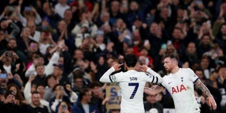 الكشف عن حكم نهائي الدوري الأوروبي بين مانشستر يونايتد وتوتنهام - الكويت الاخباري