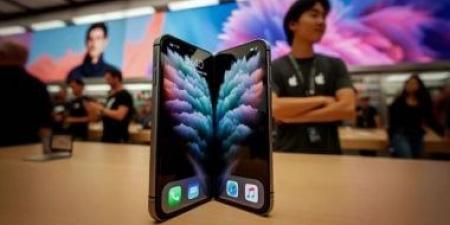iphone قابل للطى ونظارات ذكية ضمن خطة آبل لذكرى أيفون الـ20 - الكويت الاخباري