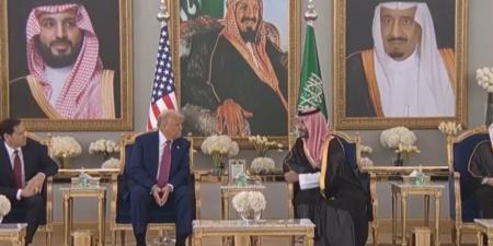 ولي العهد والرئيس الأمريكي بصالة تشريفات المطار.. أحاديث ودية مع القهوة السعودية - الكويت الاخباري