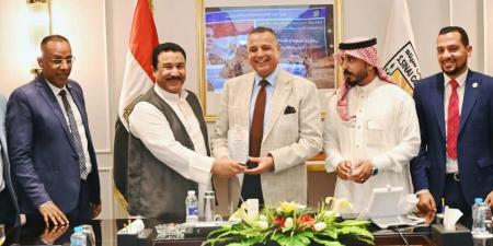 لاستعراض الاستراتيجية الشاملة للتنمية.. محافظ جنوب سيناء يلتقي وفد حزب الجبهة الوطنية |صور - الكويت الاخباري