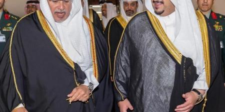 ولي عهد البحرين يصل الرياض ونائب أمير المنطقة في مقدمة مستقبليه - الكويت الاخباري