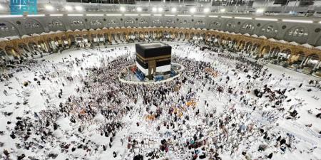 رفع كسوة الكعبة المشرفة استعدادًا لموسم حج (1446هـ) - الكويت الاخباري