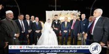 "في لفتة إنسانية" محافظ أسيوط يشهد حفل زفاف فتاة يتيمة ويوجه بتوفير كافة المستلزمات لها - الكويت الاخباري