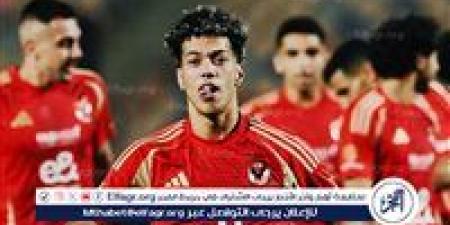لاعبو الأهلي يحتفلون بالفوز القاتل على البنك الأهلي مع الجماهير - الكويت الاخباري