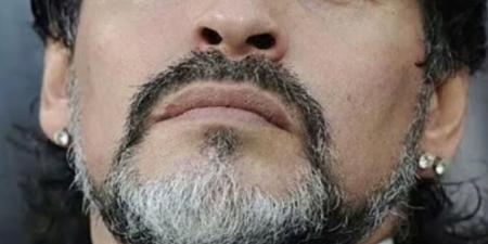 بطريقة غير مباشرة.. أحمد الفيشاوى يرد على منتقديه بسبب ارتداء الحلق - الكويت الاخباري