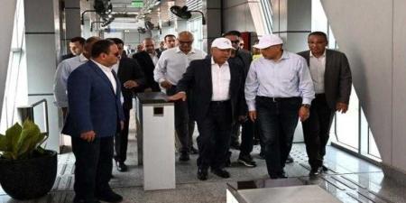 رئيس الوزراء يتفقد المرحلة الأولى من التشغيل التجريبى لمشروع الأتوبيس الترددي - الكويت الاخباري