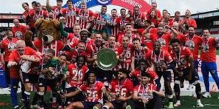 رسميًا آيندهوفن يتوج بالدوري الهولندي بعد فوزه بثلاثية على روتردام - الكويت الاخباري