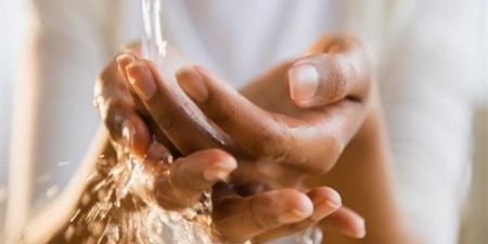 ضابط الحائل الذي يمنع صحة الطهارة #دين وحياة #دار الإفتاء - الكويت الاخباري
