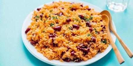 وصفة نباتية لذيذة الأرز الإسباني بالفاصولياء الحمراء - الكويت الاخباري