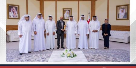 وزير الإعلام يستقبل مجلس إدارة اتحاد جمعيات المسرحيين في مملكة البحرين - الكويت الاخباري