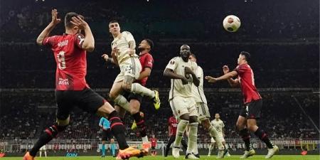 روما يفوز على ميلان بثلاثية فى الدورى الايطالى - الكويت الاخباري