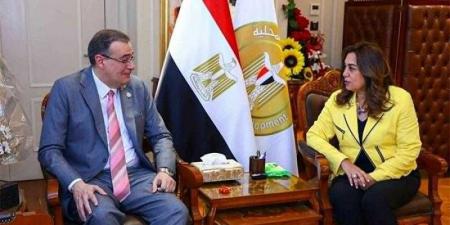 وزيرة التنمية المحلية تبحث مع رئيس الجهاز المركزي للتنظيم والإدارة مجالات التعاون بين الجانبين - الكويت الاخباري