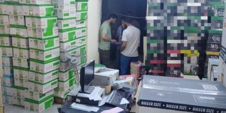 بني سويف: ضبط مواد غذائية ومياه غازية منتهية الصلاحية داخل أحد المخازن - الكويت الاخباري