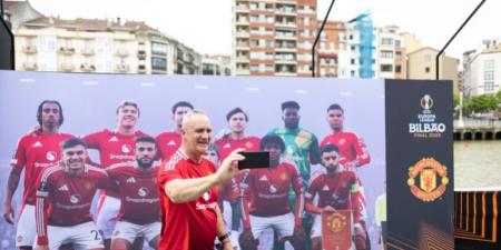 عشرات آلاف المشجعين الإنجليز يتوافدون على بلباو لحضور نهائي الدوري الأوروبي - الكويت الاخباري
