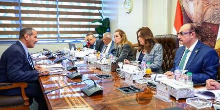 اجتماع لجنة اختيار المتقدمين للوظائف القيادية الشاغرة بـ التنمية المحلية - الكويت الاخباري