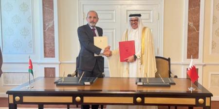 الصفدي ونظيره البحريني يبحثان خطوات تطوير التعاون في مختلف المجالات - صور - الكويت الاخباري