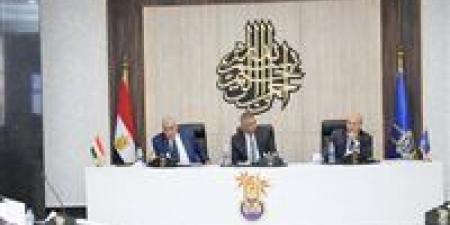 أثناء ترأسه لجلسة المجلس التنفيذى.. محافظ أسوان يناشد المواطنين بإستثمار الفرصة لسرعة إنهاء إجراءات التقنين - الكويت الاخباري