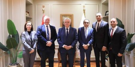 عاشور: التعاون مع الجامعات البريطانية المرموقة يسهم في رفع جودة التعليم - الكويت الاخباري