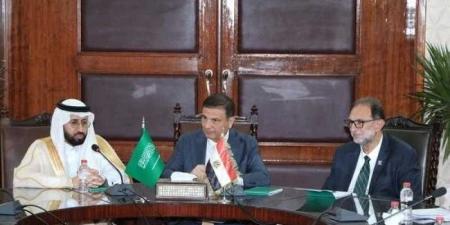 وزير الزراعة يعقد اجتماعًا موسعًا مع الرئيس التنفيذي لهيئة الغذاء والدواء السعودية - الكويت الاخباري