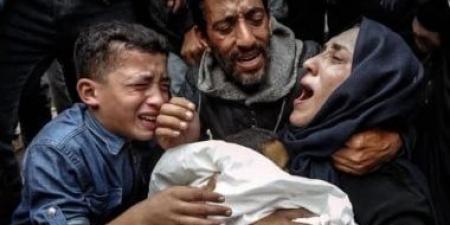 خنساء فلسطين.. طبيبة في قطاع غزة تفقد أولادها جميعا في قصف إسرائيلي - الكويت الاخباري