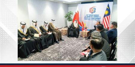 على هامش أعمال القمة الثانية لمجلس التعاون لدول الخليج العربية مع رابطة دول آسيا (الآسيان).. وزير الخارجية يلتقي مع وزير خارجية ماليزيا - الكويت الاخباري