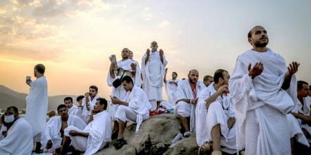 هل استعمال الدبوس المشبك والمكبس في ملابس الإحرام يُعد من المخيط؟ #دين وحياة #دار الإفتاء - الكويت الاخباري