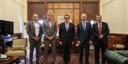 نائب رئيس مجلس الوزراء وزير الصحة يبحث التوسع بملف تدريب الأطباء وإرسال وفود لألمانيا لصقل مهاراتهم - الكويت الاخباري