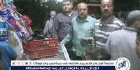 حملة لإزالة إشغالات وتعديات الباعة الجائلين بالوليدية بأسيوط - الكويت الاخباري