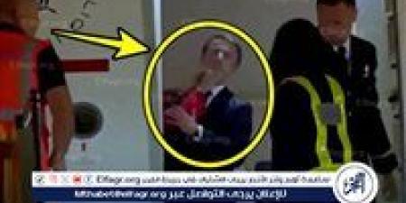 ???? عاجل- شاهد.. فيديو مضحك ترامب لماكرون بعد صفعة زوجته: "خلي بالك من إغلاق باب الطائرة" - الكويت الاخباري