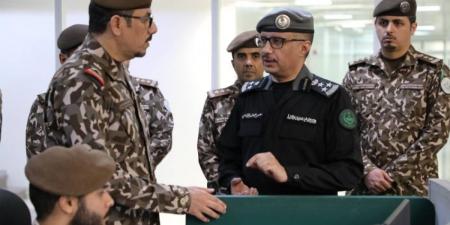 قائد الأمن البيئي يزور مركز (911) بمنطقة مكة - الكويت الاخباري