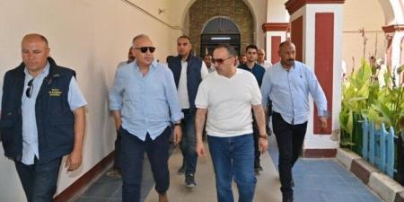 محافظ أسيوط ووزير الري يتفقدان أعمال تطهير ترعة المعنا وفم الترعة الإبراهيمية - الكويت الاخباري