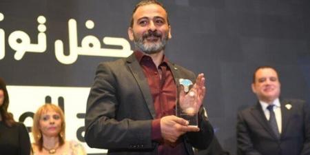 عن دوره في «ظلم المصطبة».. المجلس القومي لحقوق الإنسان يكرم أحمد عزمي| صور - الكويت الاخباري