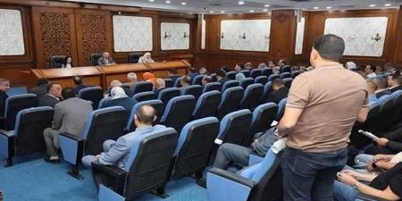 وزير الصناعة والنقل يبحث مع محافظ ومستثمري البحيرة تحديات المناطق الصناعية بالمحافظة وسبل حلها - الكويت الاخباري